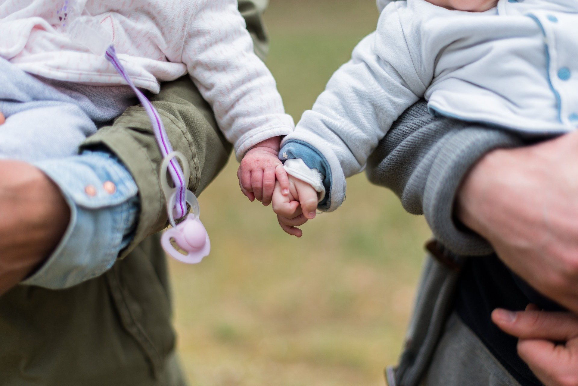 Babysitter finden, Gleichgesinnte finden, Alleinerziehend - Zusammenhalt